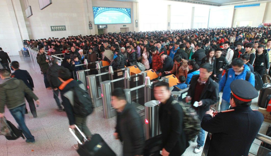 Workers are going back to hometown before CNY