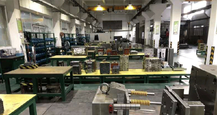 plastic injection molds manufacturers