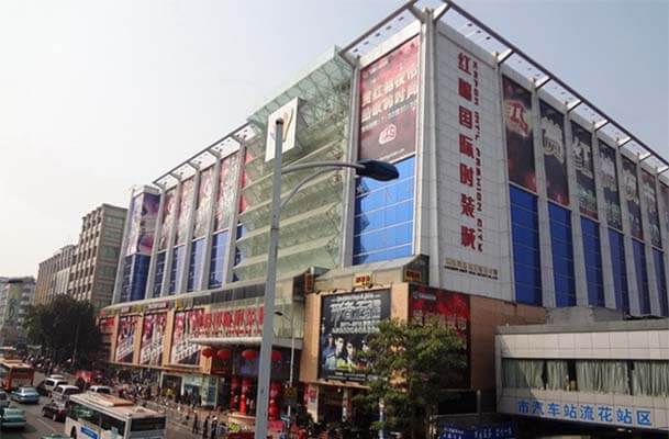 Apparel wholesale market located near Guangzhou train station