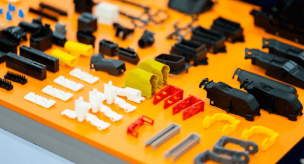 injection molding plastic parts