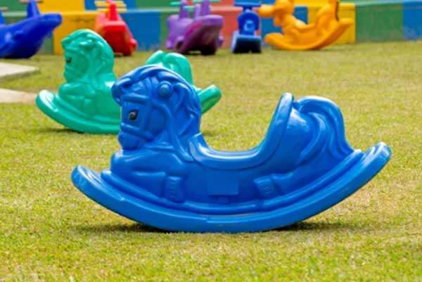 blow-molding-toy--rocking-horse