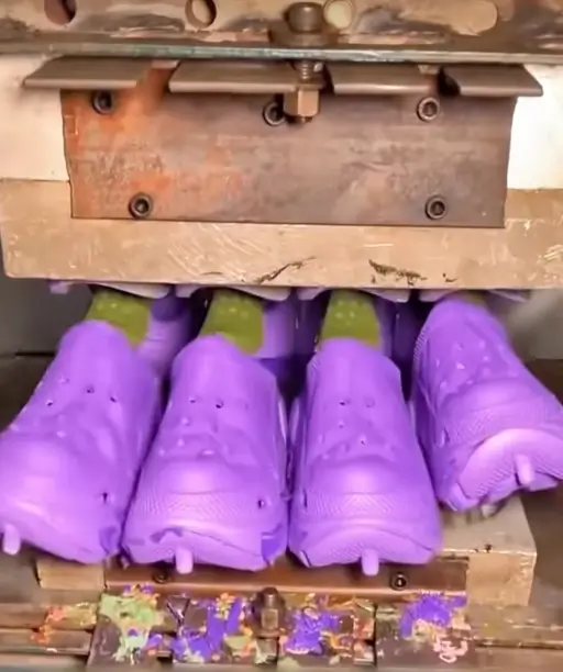clog making machine