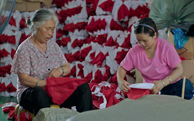 Grandmas-Crafting-Christmas-hat