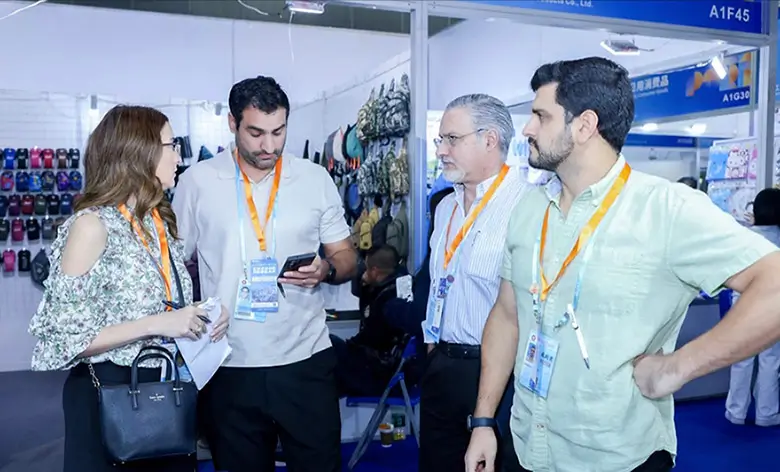 overseas buyers at yiwu fair