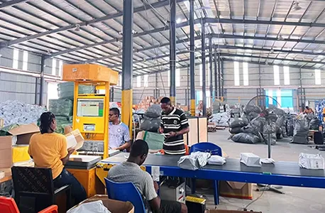 Almacén local africano en el extranjero