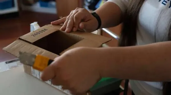 Incertitude sur les coûts et les droits de douane des envois de petits colis entre la Chine et les États-Unis