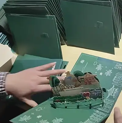 Assembly of bulk products of pop-up greeting cards