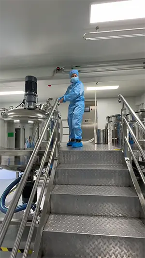 sourcing agent in Skincare product factory2