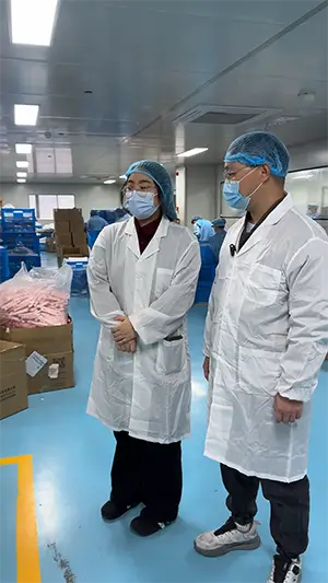 sourcing agent on the lipstick factory production line