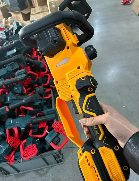 Brushless Cordless Chainsaw